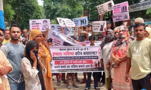 सरधना थाने पर जेन अल्फा का जोरदार प्रदर्शन