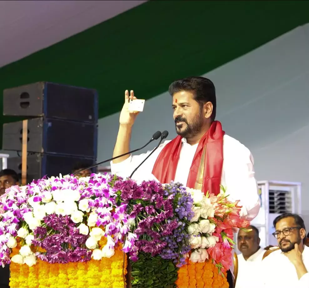 रेवंत ने लोगों से BJP और BRS के शासन की तुलना कांग्रेस के शासन से करने को कहा