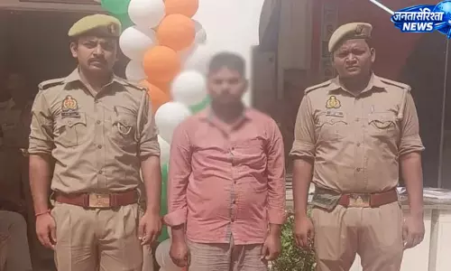 चोलापुर में नकली शराब का खुलासा, आरोपी गिरफ्तार चोलापुर में नकली शराब का खुलासा, आरोपी गिरफ्तार