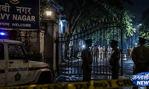 नेवी नगर के घर में मिला पूरे परिवार का शव नेवी नगर के घर में मिला पूरे परिवार का शव