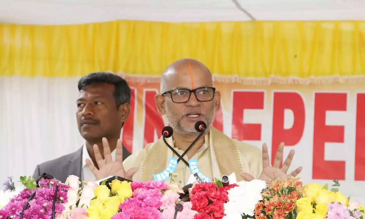 Andhra: श्रद्धालुओं की सेवा पूरी निष्ठा से करते रहें Andhra: श्रद्धालुओं की सेवा पूरी निष्ठा से करते रहें