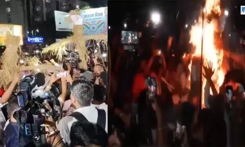 झारखंड में छात्र आंदोलन तेज, हेमंत सोरेन और राहुल गांधी के खिलाफ पुतला दहन झारखंड में छात्र आंदोलन तेज, हेमंत सोरेन और राहुल गांधी के खिलाफ पुतला दहन