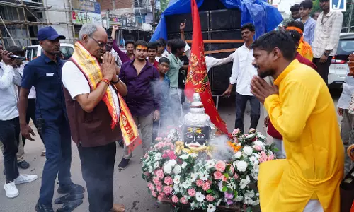 रायपुर की भव्य कांवड़ यात्रा में शामिल हुए सांसद बृजमोहन अग्रवाल, शिवभक्तों का किया अभिनंदन रायपुर की भव्य कांवड़ यात्रा में शामिल हुए सांसद बृजमोहन अग्रवाल, शिवभक्तों का किया अभिनंदन