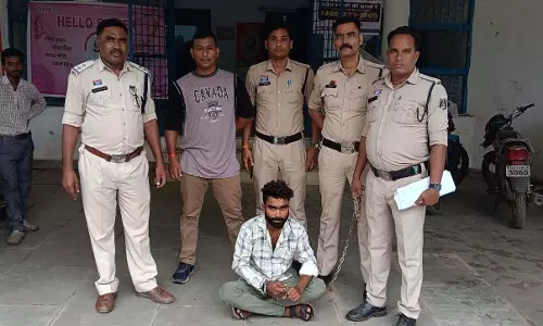 शादी का झांसा देकर नाबालिग को जम्मू ले जाने का आरोप, युवक गिरफ्तार शादी का झांसा देकर नाबालिग को जम्मू ले जाने का आरोप, युवक गिरफ्तार