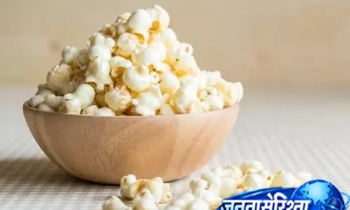 हेल्दी स्नैक की जंग पॉपकॉर्न बनाम मखाना हेल्दी स्नैक की जंग पॉपकॉर्न बनाम मखाना