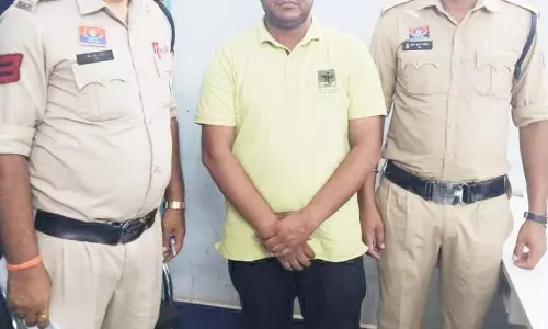 रायगढ़ में महिला कर्मी से दुर्व्यवहार का आरोप, व्याख्याता गिरफ्तार