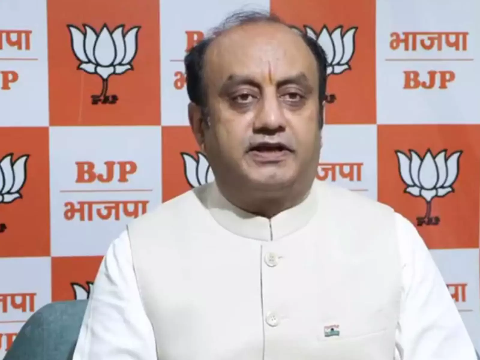 वंदे मातरम पर कांग्रेस नेताओं को घेरा, सुधांशु त्रिवेदी ने जताई नाराजगी वंदे मातरम पर कांग्रेस नेताओं को घेरा, सुधांशु त्रिवेदी ने जताई नाराजगी