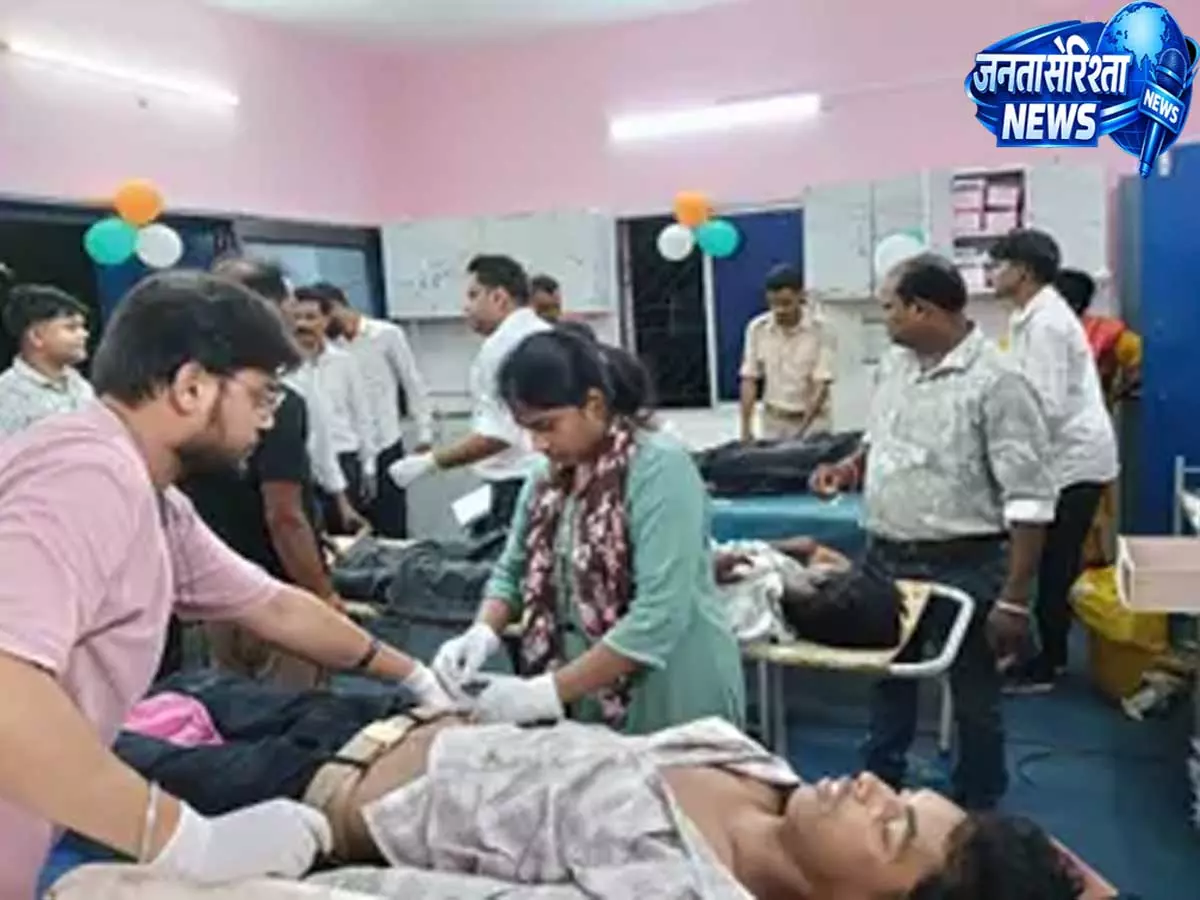 लोहरदगा में भीषण सड़क हादसा दो स्कूटियों की टक्कर में 3 युवाओं की मौत लोहरदगा में भीषण सड़क हादसा दो स्कूटियों की टक्कर में 3 युवाओं की मौत