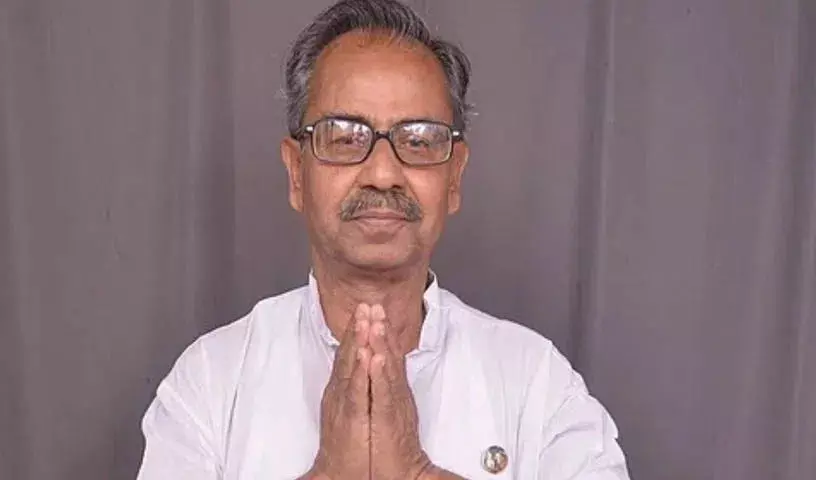 TMC दफ्तर में फंदे से लटके मिले आशीष बनर्जी TMC दफ्तर में फंदे से लटके मिले आशीष बनर्जी