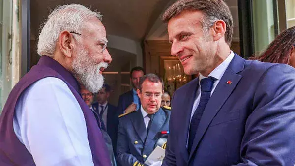 वैश्विक नेताओं ने सराहा भारत का सफर: मैक्रों और मुइज़ू ने की शानदार तारीफ वैश्विक नेताओं ने सराहा भारत का सफर: मैक्रों और मुइज़ू ने की शानदार तारीफ