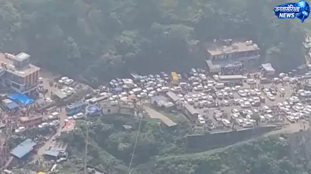 श्री नैना देवी में श्रावण अष्टमी मेले में उमड़ा श्रद्धालुओं का सैलाब, VIP मार्ग पर भीड़ से बढ़ी चिंता श्री नैना देवी में श्रावण अष्टमी मेले में उमड़ा श्रद्धालुओं का सैलाब, VIP मार्ग पर भीड़ से बढ़ी चिंता