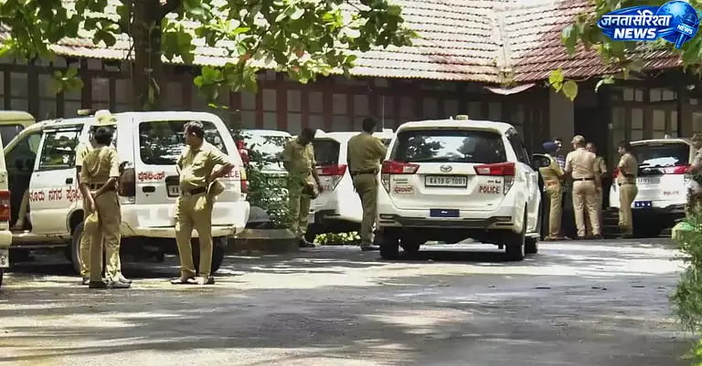 दक्षिण कन्नड़ में मॉरल पुलिसिंग का आरोप, 9 लोगों पर केस दक्षिण कन्नड़ में मॉरल पुलिसिंग का आरोप, 9 लोगों पर केस