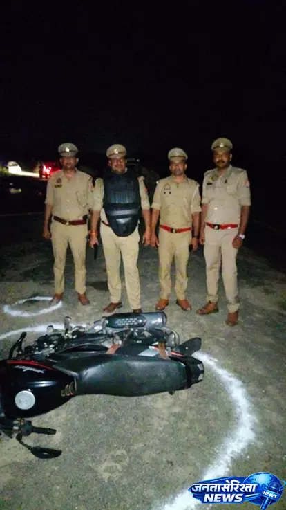 पुलिस पर फायरिंग कर भाग रहा आरोपी घायल पुलिस पर फायरिंग कर भाग रहा आरोपी घायल