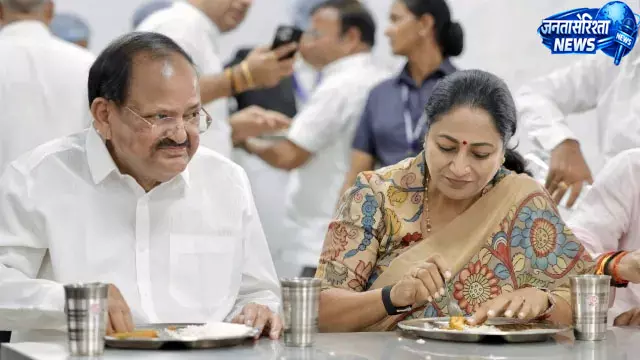 दिल्ली में 100 अटल कैंटीन शुरू, 5 रुपये में मिलेगा भोजन दिल्ली में 100 अटल कैंटीन शुरू, 5 रुपये में मिलेगा भोजन