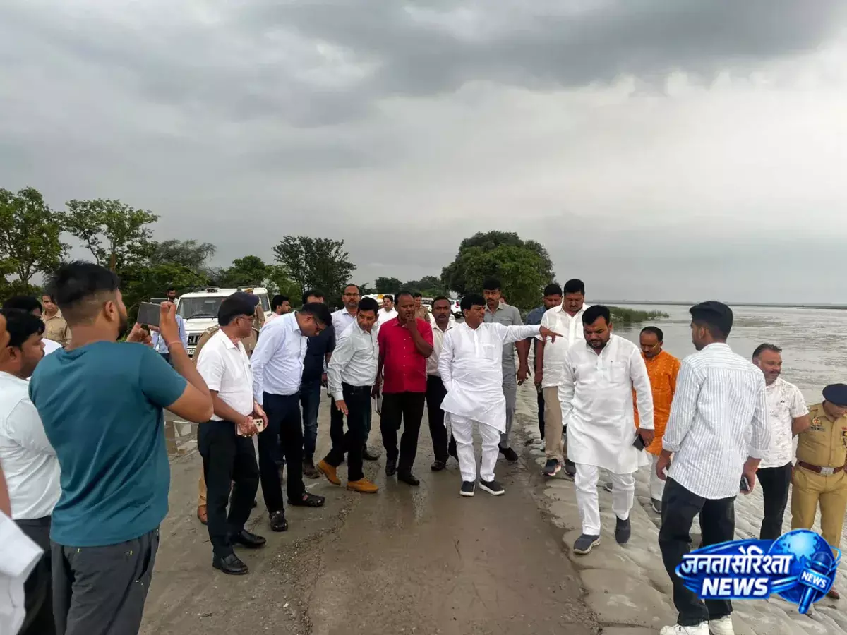 बिजनौर में मंत्री ने परखी राहत व्यवस्थाएं बिजनौर में मंत्री ने परखी राहत व्यवस्थाएं