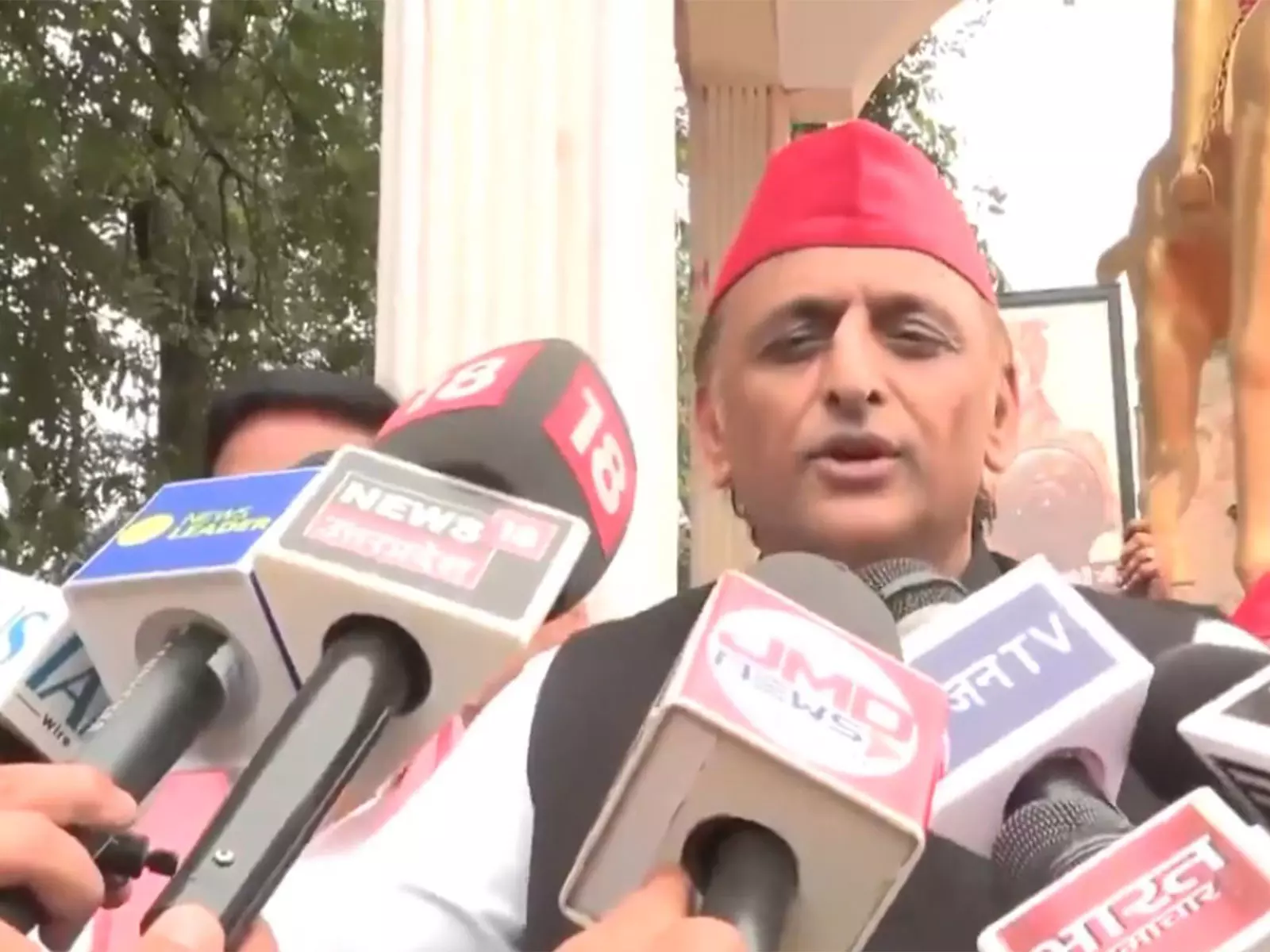 अखिलेश यादव ने परिसीमन मुद्दे पर BJP को घेरा अखिलेश यादव ने परिसीमन मुद्दे पर BJP को घेरा