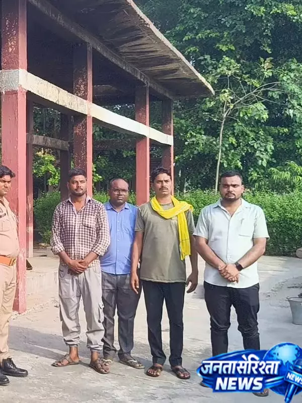 UP: में इंसानियत की मिसाल गैरों ने बुजुर्ग को दी अंतिम विदाई UP: में इंसानियत की मिसाल गैरों ने बुजुर्ग को दी अंतिम विदाई