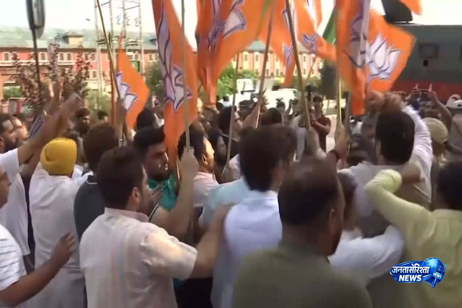 वंदे मातरम विवाद पर श्रीनगर में BJP का प्रदर्शन वंदे मातरम विवाद पर श्रीनगर में BJP का प्रदर्शन