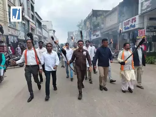 जगदलपुर में भाजयुमो का मशाल जुलूस, सांसद बोले- राष्ट्रगौरव से समझौता नहीं जगदलपुर में भाजयुमो का मशाल जुलूस, सांसद बोले- राष्ट्रगौरव से समझौता नहीं