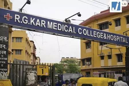 आरजी कर में युवक की मौत पर बवाल, परिजनों का लापरवाही का आरोप आरजी कर में युवक की मौत पर बवाल, परिजनों का लापरवाही का आरोप