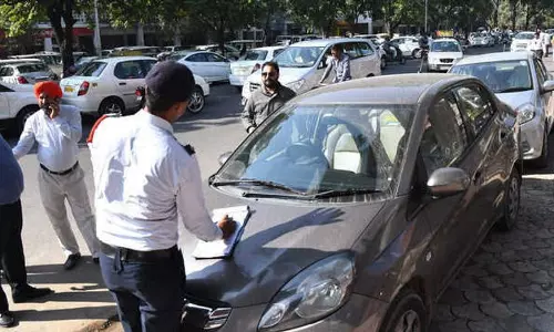 गुरुग्राम ट्रैफिक पुलिस ने 4,700 से ज़्यादा चालान जारी किए