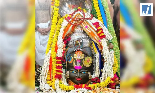 नाग पंचमी पर खुले भगवान नागचंद्रेश्वर के पट; भोर में 2:30 बजे खुले बाबा महाकाल के कपाट, बड़ी संख्या में उमड़े श्रद्धालु नाग पंचमी पर खुले भगवान नागचंद्रेश्वर के पट; भोर में 2:30 बजे खुले बाबा महाकाल के कपाट, बड़ी संख्या में उमड़े श्रद्धालु