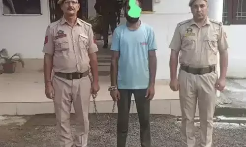 Kathua: 17 मामलों के आरोपी तालिब हुसैन पर प्रशासन का एक्शन, PSA के तहत कार्रवाई