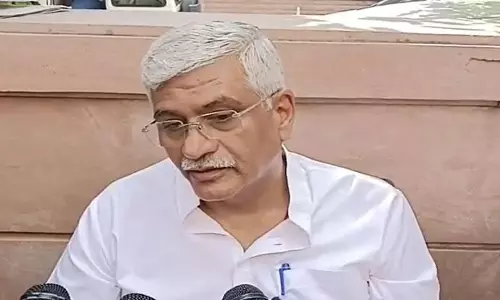Jodhpur: शेखावत ने कांग्रेस पर साधा निशाना, वंदे मातरम को लेकर लगाया बड़ा आरोप Jodhpur: शेखावत ने कांग्रेस पर साधा निशाना, वंदे मातरम को लेकर लगाया बड़ा आरोप