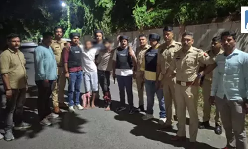 पुलिस मुठभेड़ में दो चेन स्नेचर के पैर में लगी गोली, सिपाही भी घायल