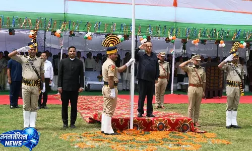 Hamirpur आजादी के नायकों को पठानिया ने किया नमन