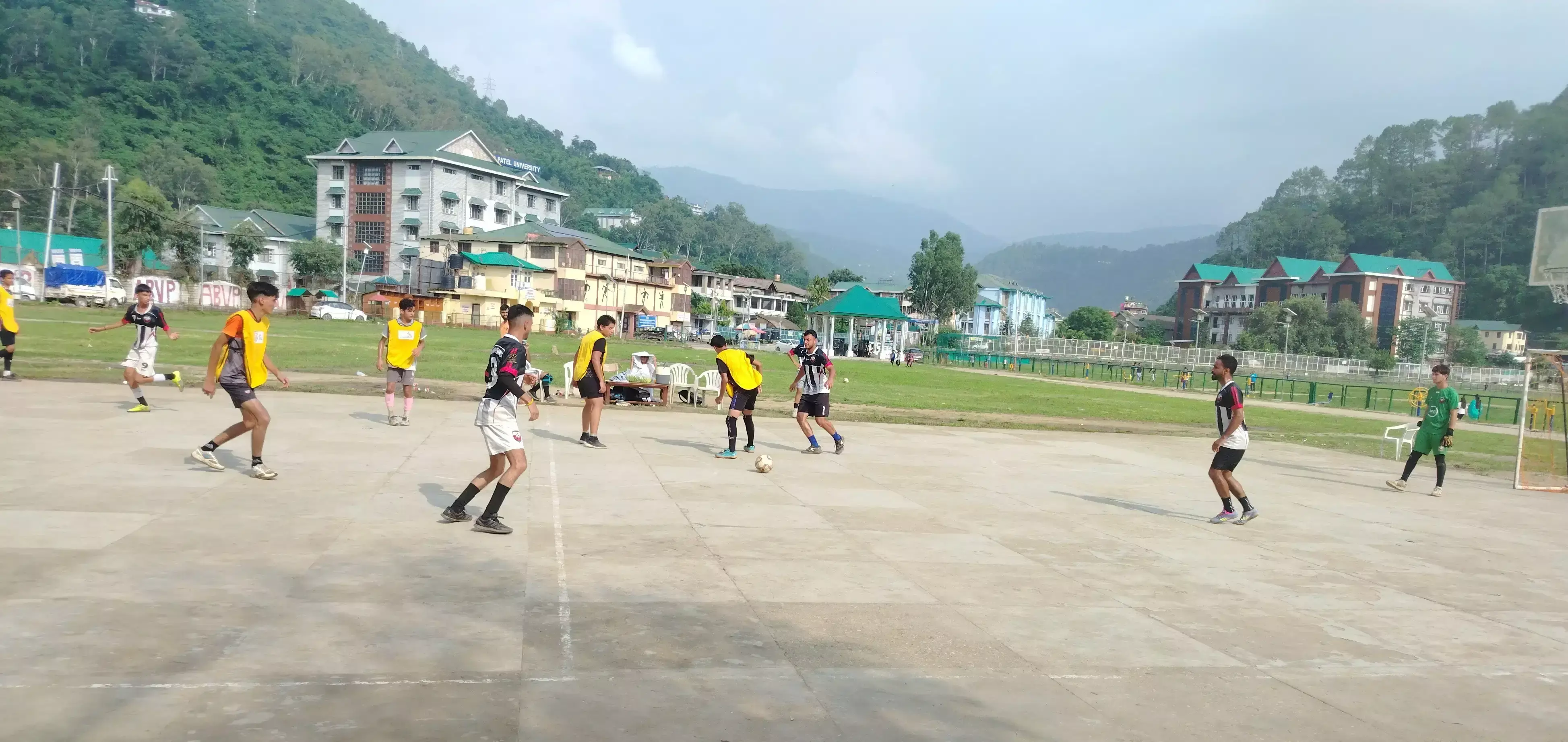 Mandi: पहली ट्राईअम्फ एफसी ऑल ओपन फुटसल चैंपियनशिप को लेकर मंडी में उत्साह