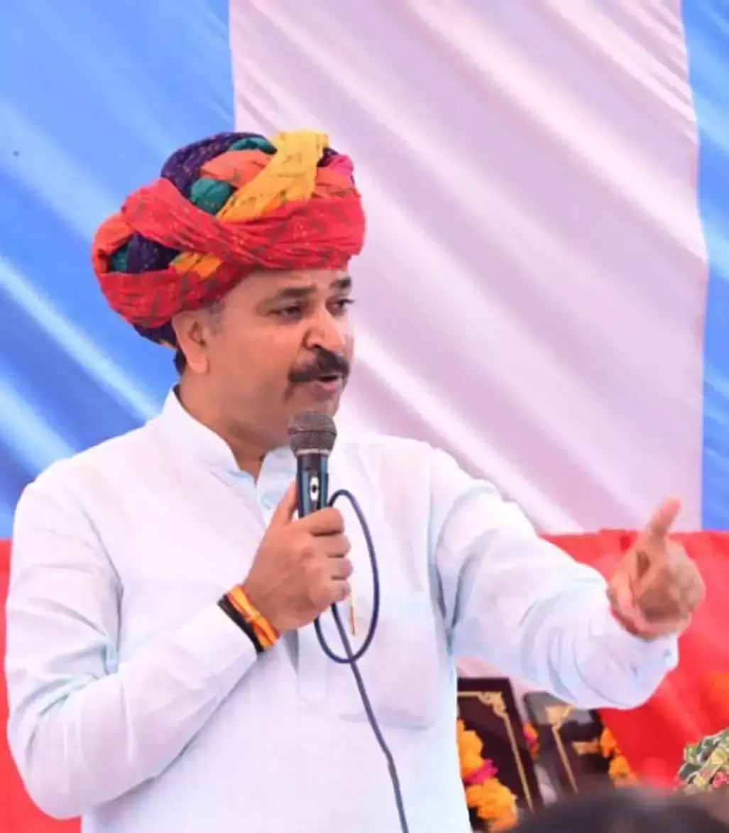 Alwar: अलवर में अमित शाह के दौरे से पहले सियासत गरम, कांग्रेस ने हिरासत का लगाया आरोप