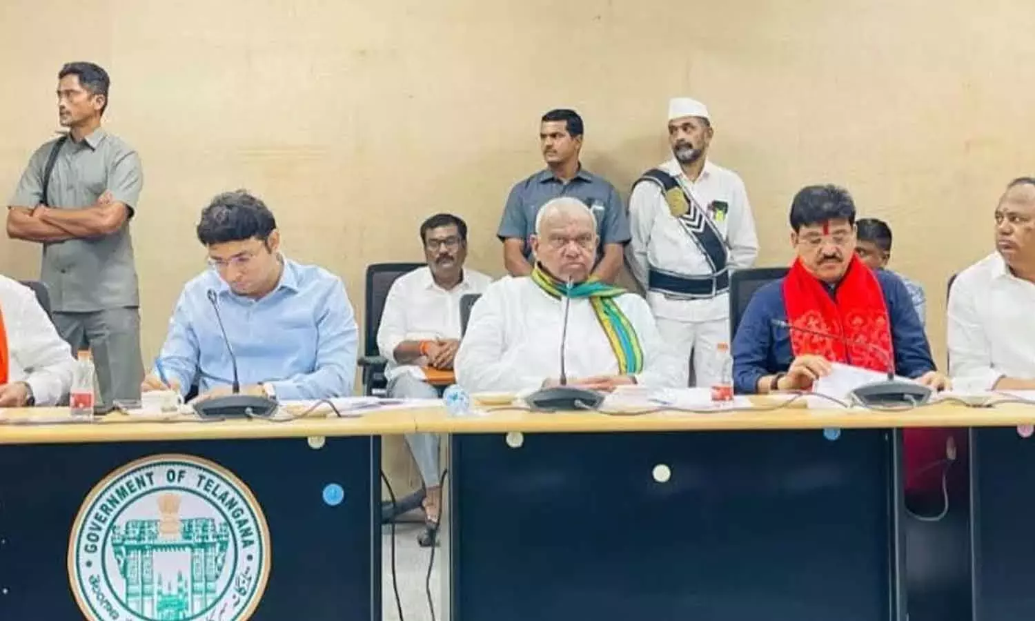 किसानों से पानी बचाने और फसलें बदलने को कहा गया किसानों से पानी बचाने और फसलें बदलने को कहा गया
