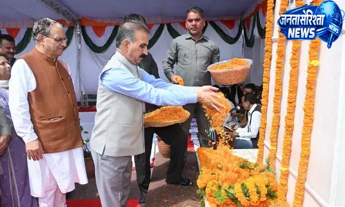 वाजपेयी की पुण्यतिथि पर राज्यपाल-CM ने दी श्रद्धांजलि वाजपेयी की पुण्यतिथि पर राज्यपाल-CM ने दी श्रद्धांजलि