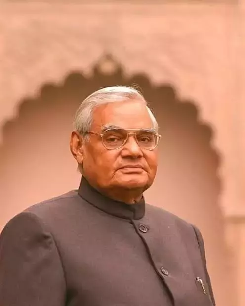 Telangana बीजेपी नेताओं ने वाजपेयी की 8वीं पुण्यतिथि पर उन्हें भावभीनी श्रद्धांजलि दी Telangana बीजेपी नेताओं ने वाजपेयी की 8वीं पुण्यतिथि पर उन्हें भावभीनी श्रद्धांजलि दी