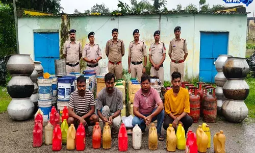 ऑपरेशन आघात में 395 लीटर महुआ शराब जब्त, 6 गिरफ्तार