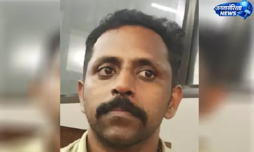 ज्वेलर से 4 लाख की ठगी करने वाला आरोपी गोवा से गिरफ्तार, 42 मामलों में दर्ज है नाम ज्वेलर से 4 लाख की ठगी करने वाला आरोपी गोवा से गिरफ्तार, 42 मामलों में दर्ज है नाम