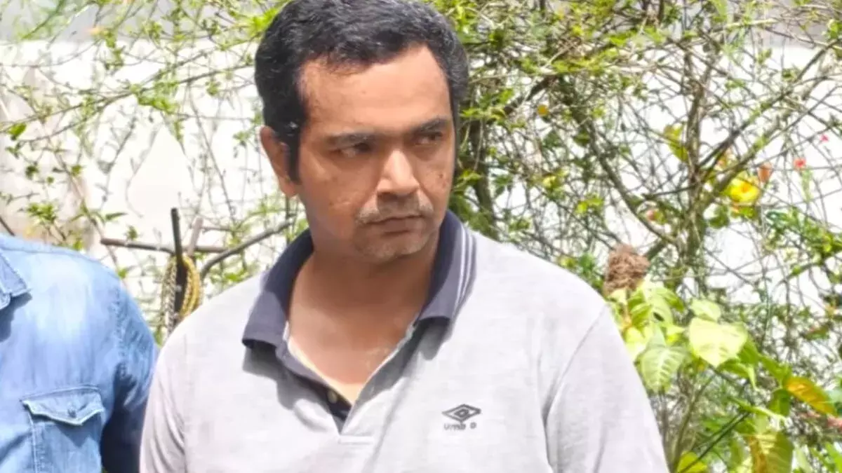 Thrissur में 70 वर्षीय महिला की हत्या, बेटे को हिरासत में लिया गया Thrissur में 70 वर्षीय महिला की हत्या, बेटे को हिरासत में लिया गया