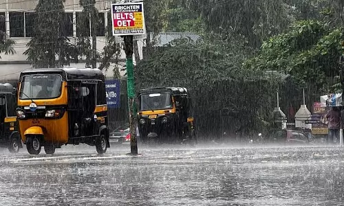 केरल में फिर बदलेगा मौसम: मंगलवार से भारी बारिश की चेतावनी केरल में फिर बदलेगा मौसम: मंगलवार से भारी बारिश की चेतावनी