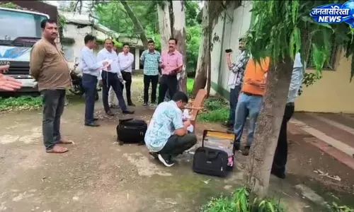 बैतूल वन विभाग में रिश्वत लेते दो कर्मचारी गिरफ्तार, प्रमोशन के लिए मांगे थे 55 हजार रुपये बैतूल वन विभाग में रिश्वत लेते दो कर्मचारी गिरफ्तार, प्रमोशन के लिए मांगे थे 55 हजार रुपये