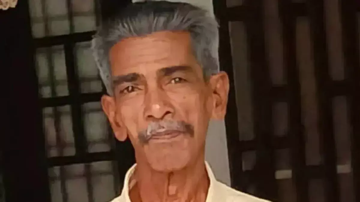 अलाप्पुझा में घर के अंदर एक बुजुर्ग व्यक्ति मृत पाया गया; हाथ-पैर बंधे हुए थे अलाप्पुझा में घर के अंदर एक बुजुर्ग व्यक्ति मृत पाया गया; हाथ-पैर बंधे हुए थे