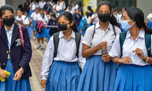 Karnataka: बेंगलुरु के स्कूल में फ्लू का प्रकोप, 500 से ज़्यादा छात्र और 21 स्टाफ़ बीमार पड़े Karnataka: बेंगलुरु के स्कूल में फ्लू का प्रकोप, 500 से ज़्यादा छात्र और 21 स्टाफ़ बीमार पड़े