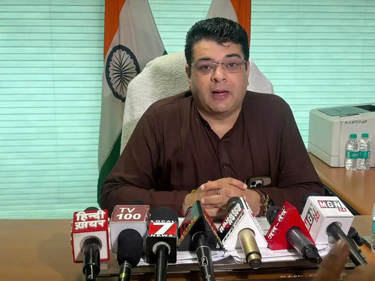 New Delhi: अंकुश नारंग ने जलमंत्री और डीजेबी सीईओ को पत्र लिखकर उठाई जनसमस्याएं New Delhi: अंकुश नारंग ने जलमंत्री और डीजेबी सीईओ को पत्र लिखकर उठाई जनसमस्याएं
