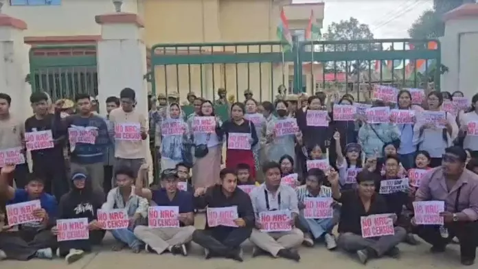 Manipur में छात्र प्रदर्शनकारियों ने जनगणना से पहले NRC की मांग की