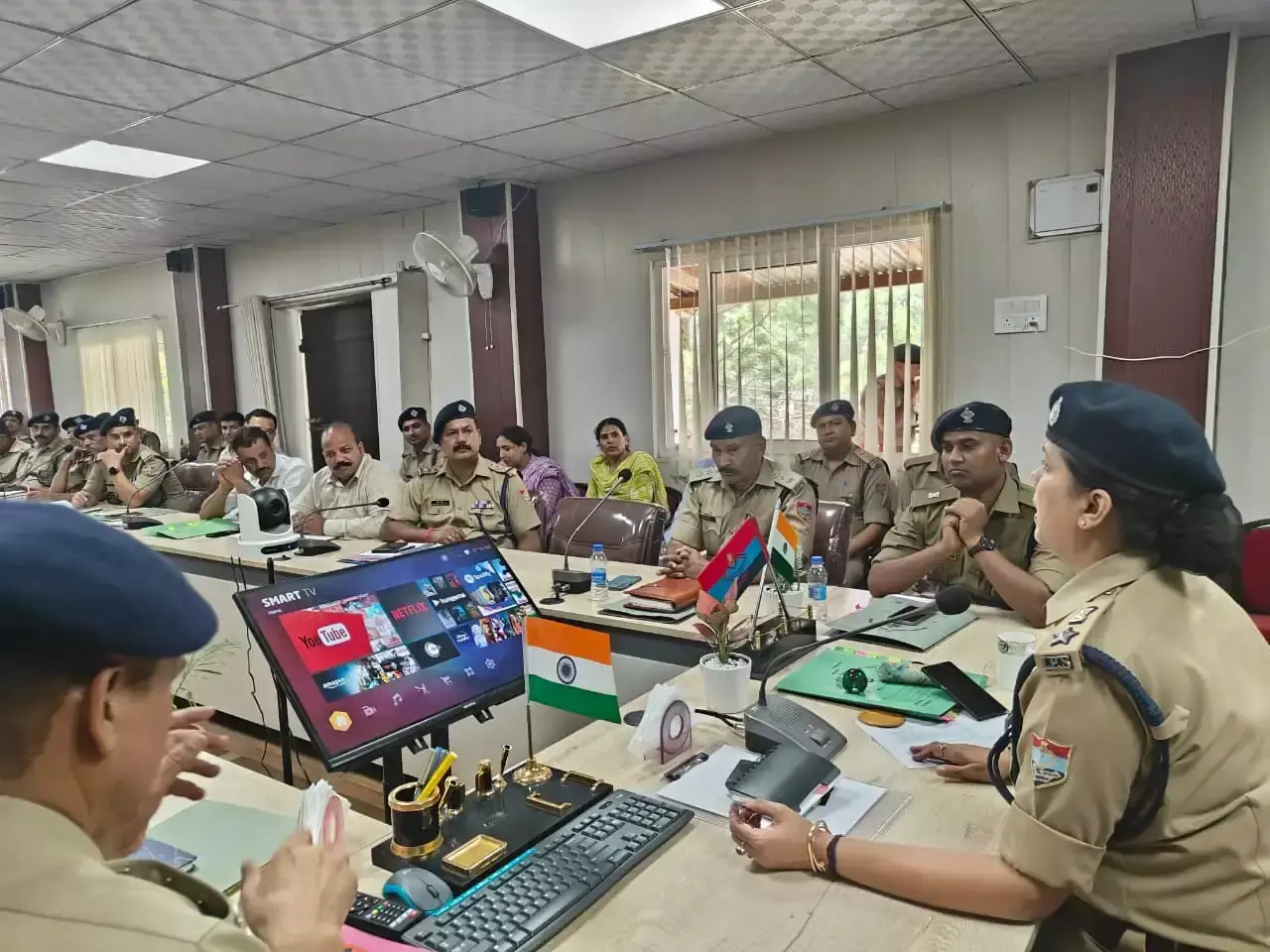 New Tehri: सत्यापन में लापरवाही पर थाना प्रभारियों की खिंचाई, चोरी की घटनाओं पर जताई नाराजगी