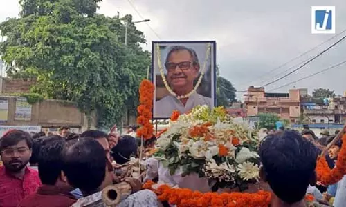 पूर्व टीएमसी विधायक आशीष बनर्जी के परिजनों से मिले भाजपा नेता, निधन पर जताया शोक