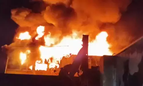 राम मंदिर में लगी भीषण आग, लपटें देख इलाके में मची अफरा-तफरी
