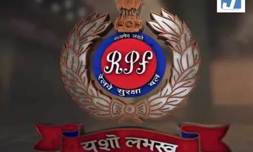 रील के लिए चलती ट्रेनों पर पत्थरबाजी न करें, RPF ने युवाओं को किया जागरूक