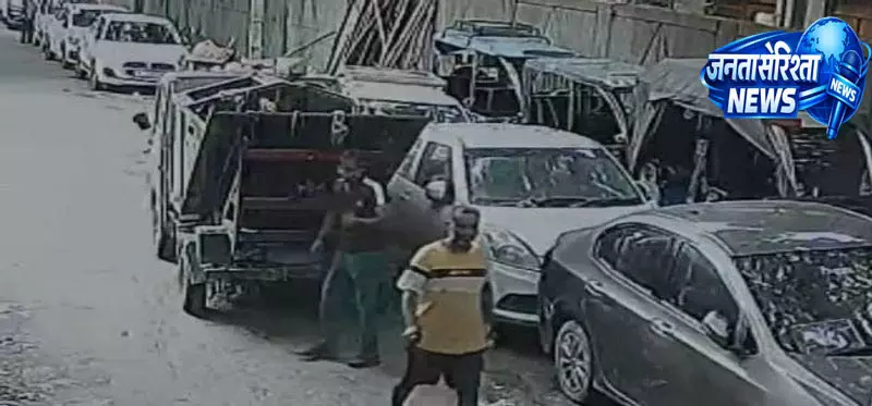 Delhi में सनसनी: सफाई कर्मचारी की हत्या से मचा हड़कंप Delhi में सनसनी: सफाई कर्मचारी की हत्या से मचा हड़कंप