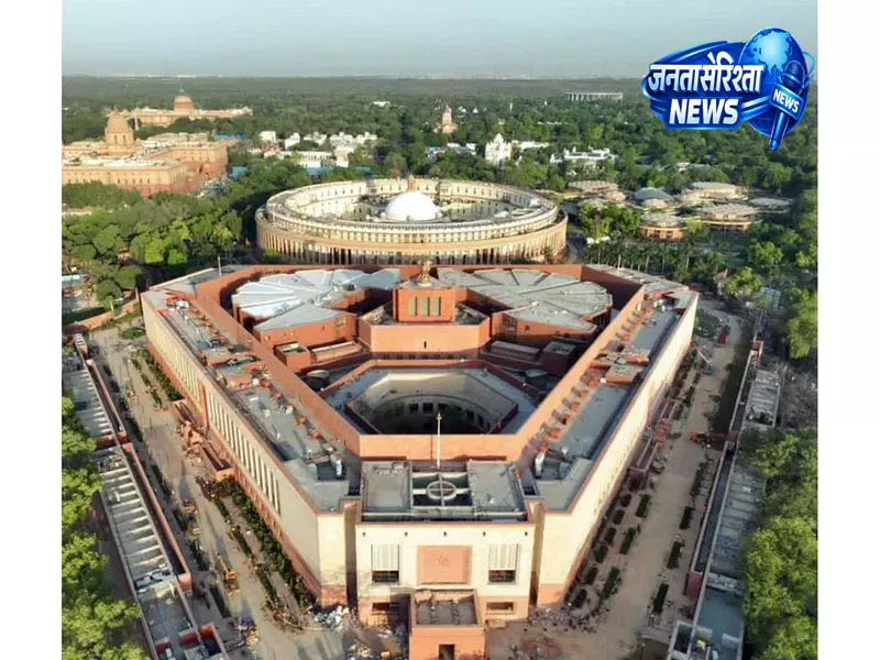 Delhi वंदे मातरम और दिमागी नक्सल पर छिड़ी सियासी जंग Delhi वंदे मातरम और दिमागी नक्सल पर छिड़ी सियासी जंग